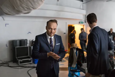 Wat kan hij serieus kijken hè?