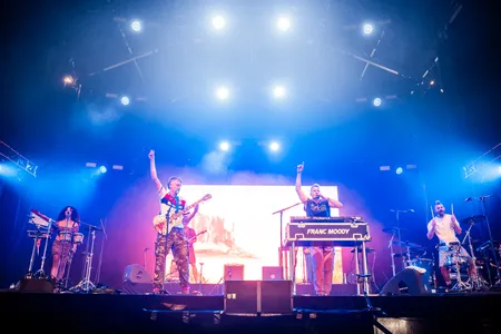 Franc Moody in de Heineken tijdens Lowlands 2023