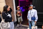 In het midden Ome Frank van Buya Boutique