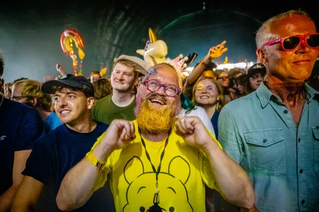 Jungle live in de Bravo op Lowlands 2022