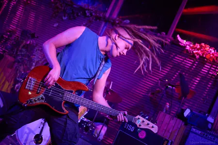 Dan and the Middle Men