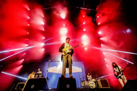 Declan McKenna in de India op Lowlands 2022