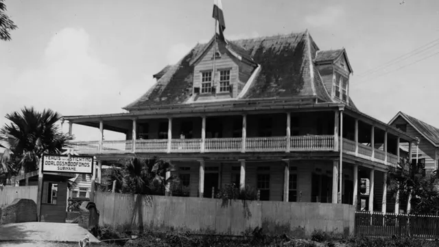 tehuis van oorlogsnoodfonds in Suriname