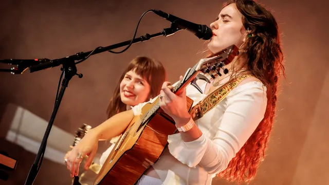 Sarah Julia live op Lowlands 2025