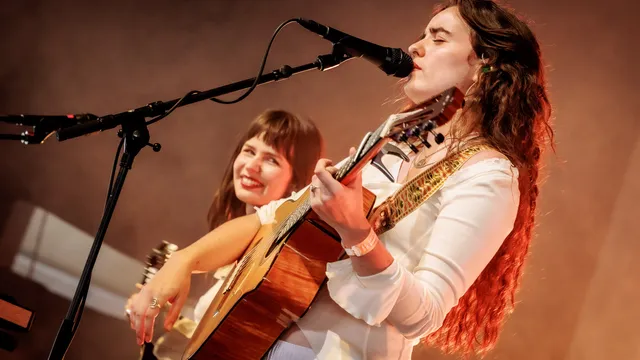 Sarah Julia live op Lowlands 2025