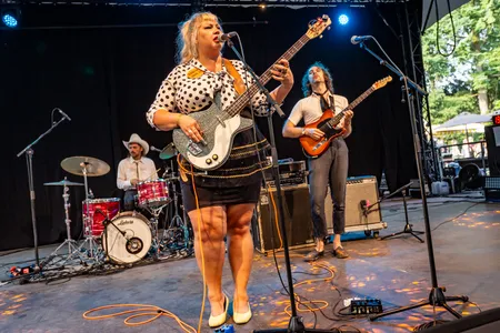 Shannon and the Clams