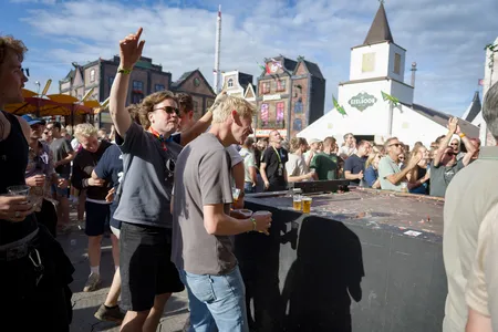 Publiek bij Orangu Thangs op de Zwarte Cross 2026