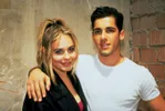 Jodie Cooper (Abi Tucker) en Nick Poulos (Alex Dimitriades)