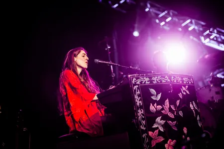 Birdy op Pinkpop 2017