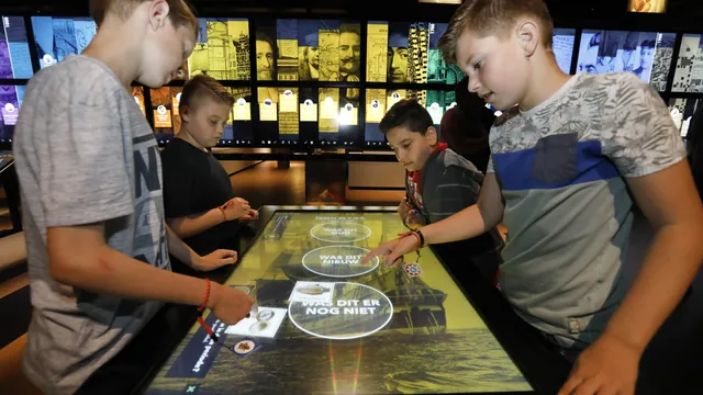 Virtueel door de geschiedenis swipen