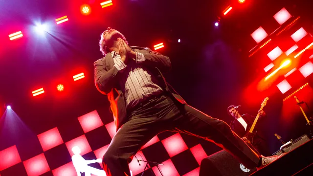 Baxter Dury op Down The Rabbit Hole 2026 dag 2