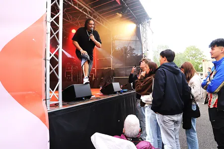 Fresku met fans