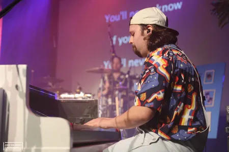 Tante Joke Karaoke Band