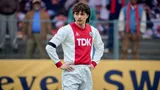 Chris Peters als Marco van Basten in de serie Basta