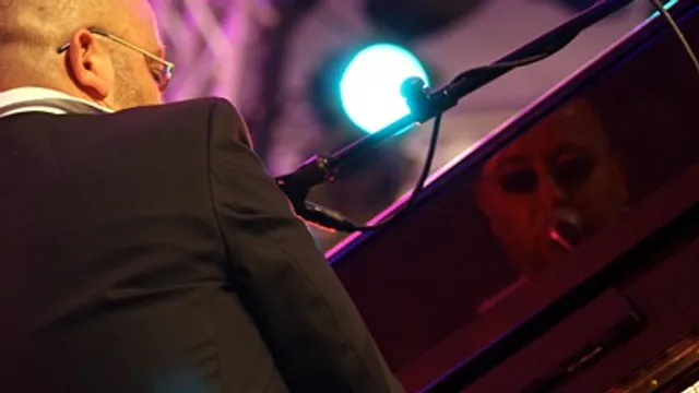 Nighthawks at the diner