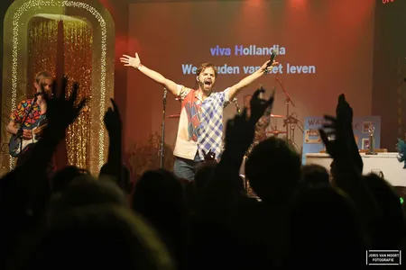 Tante Joke Karaoke Band