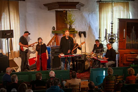 Meindert Talma en band in Sijbrandahus