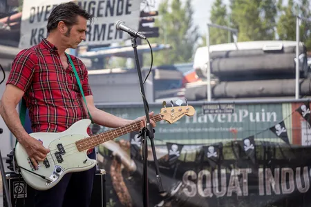 Evy and the Assholes