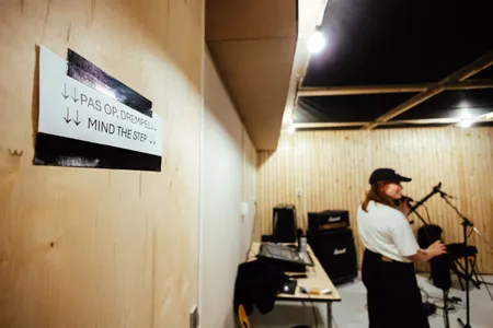 Ontaard oefent in het nieuwe dB's