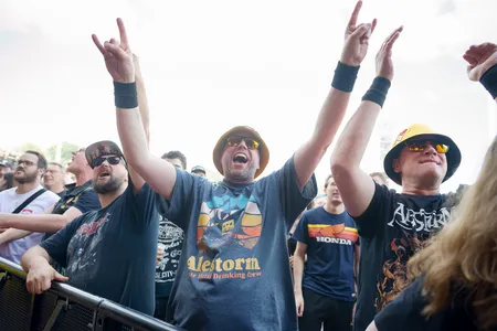 Publiek bij Alestorm op de Zwarte Cross 2026
