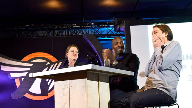 Fiona Fortuin van Noisey, Fernando Halman van Fun X en uiterst rechts dancefotograaf Rutger Geerling, winnaar van de Pop Media Prijs 2015.