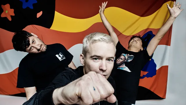 The Avalanches (met Robbie Chater in het midden)