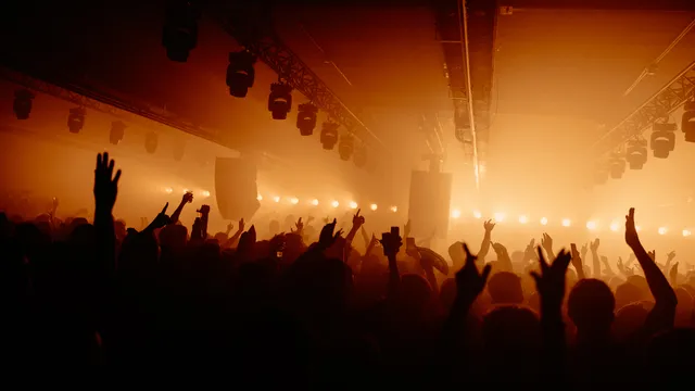 Avalon Emerson bij Bajes