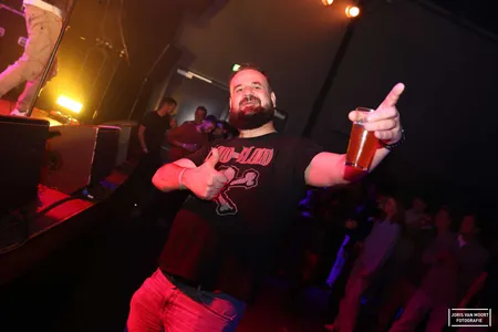 Publiek bij Tweedehands