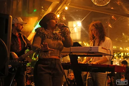 Jessy Yasmeen + 3SOME