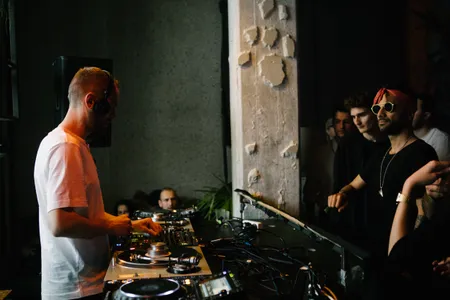 Breakfast Club in Radion