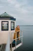 Lisa Ploeger op een vuurtoren