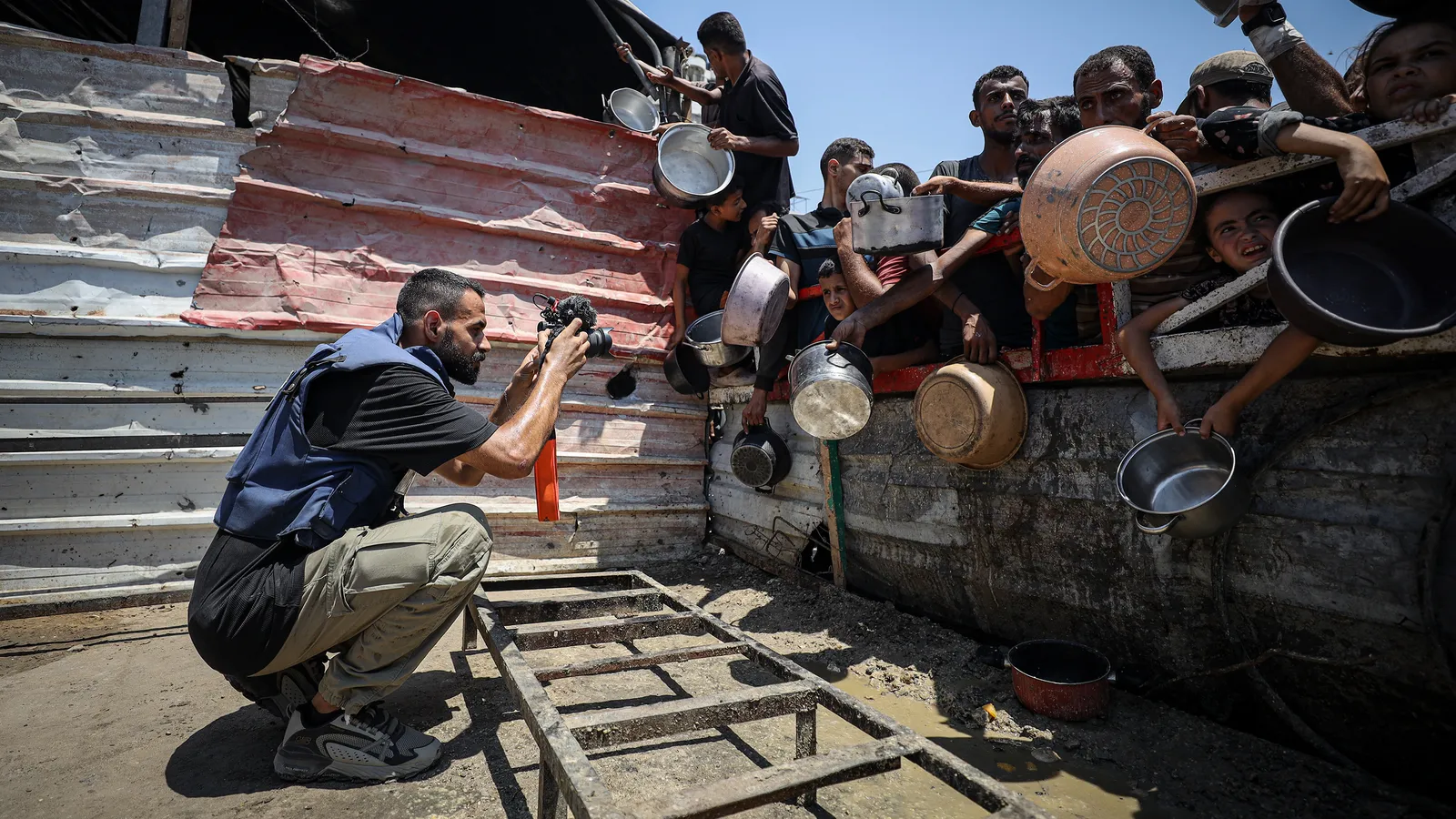 Journalists document daily struggles amid Gaza humanitarian crisis due to Israeli attacks