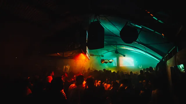 Crave x Ilian Tape @ Der Hintergarten