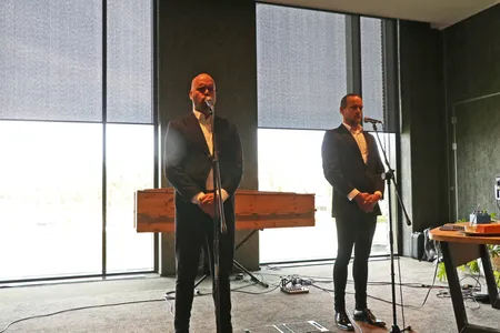 Douwe Dijkstra & De Sneue Vertoning