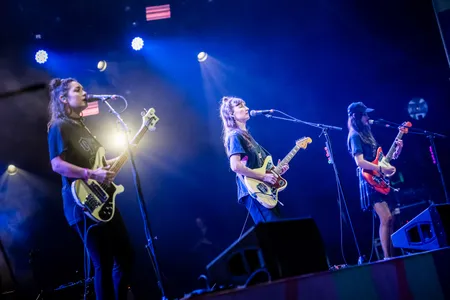 Warpaint op het Tentstage tijdens Pinkpop 2023