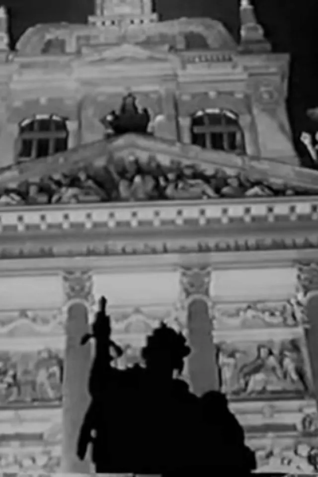 Praha v zári svetel poster