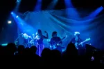 Faylo hele band in blauw licht