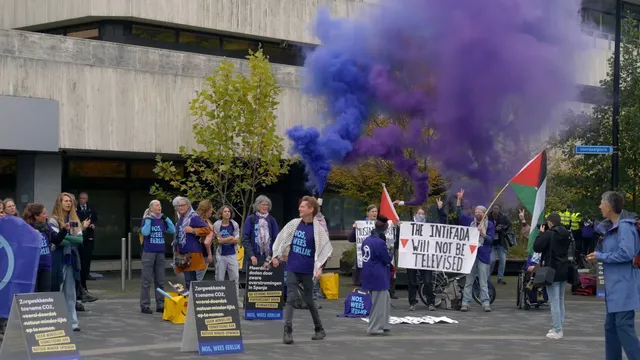 Demonstratie van Extinction Rebellion bij het NOS gebouw