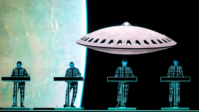 Kraftwerk in Klokgebouw Eindhoven