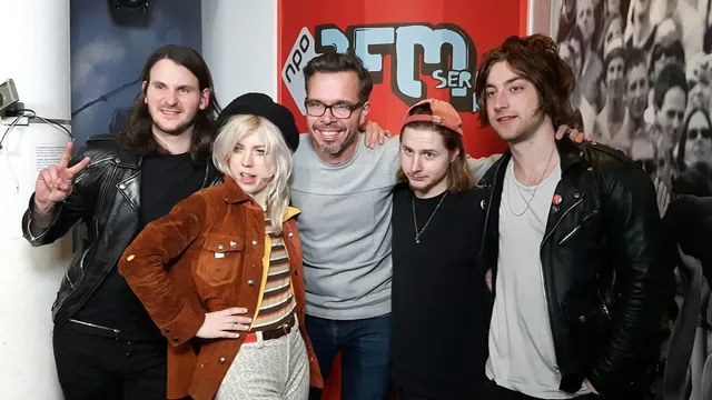 Black Honey met Michiel Veenstra in 3voor12 Radio