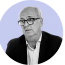 emeritus hoogleraar gynaecologie tijdens interview met Argos