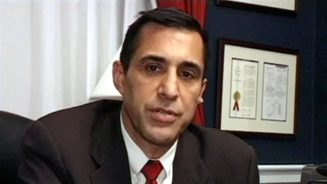 Darrel Issa, het Californische congreslid Darrel Issa die de Recall-campagne initieerde en grotendeels financierde