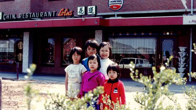 Een still uit de documentaire Meer dan Babi Pangang