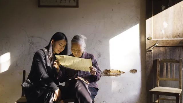 Hu Xin and He Yan Xin read letter