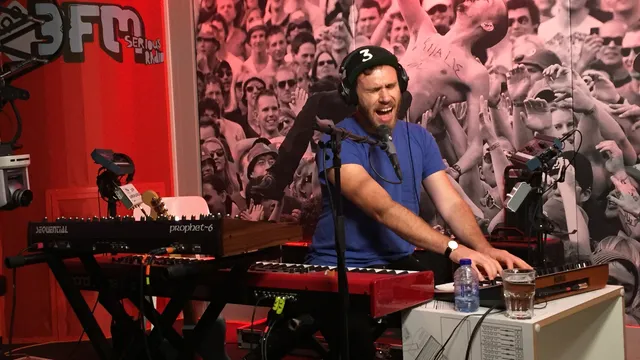 James Vincent McMorrow live in 3voor12 Radio