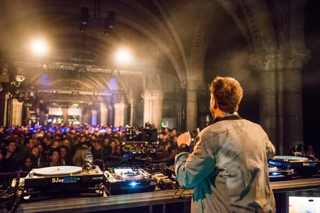 Maceo Plex in de Fietstunnel onder het Rijksmuseum tijdens ADE16