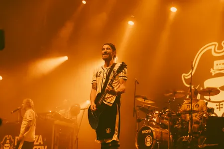 Dubioza Kolectiv in de Heineken op Lowlands 2022