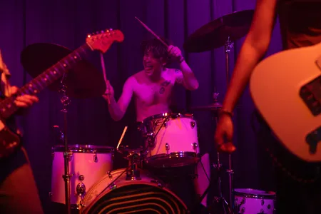 Crashing live in Sociaal Centrum Onderstroom
