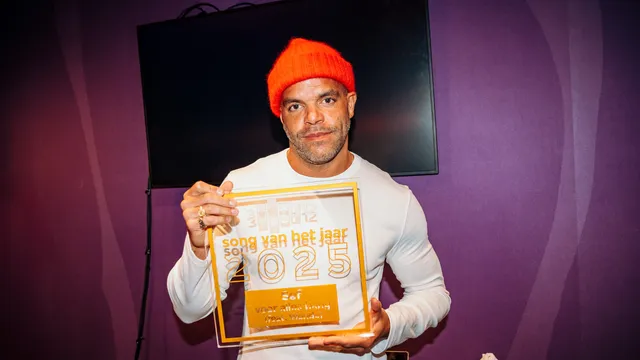 Sef met de prijs Song van het Jaar 2025
