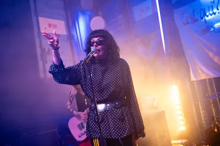 Zangeres van C'est Qui?